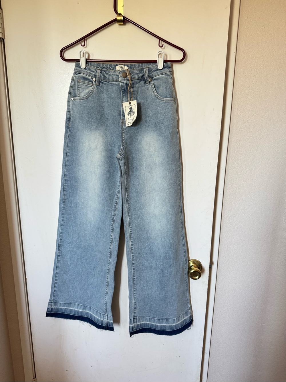 easel Light Wash Wide-Leg Jeans with Dark Hem